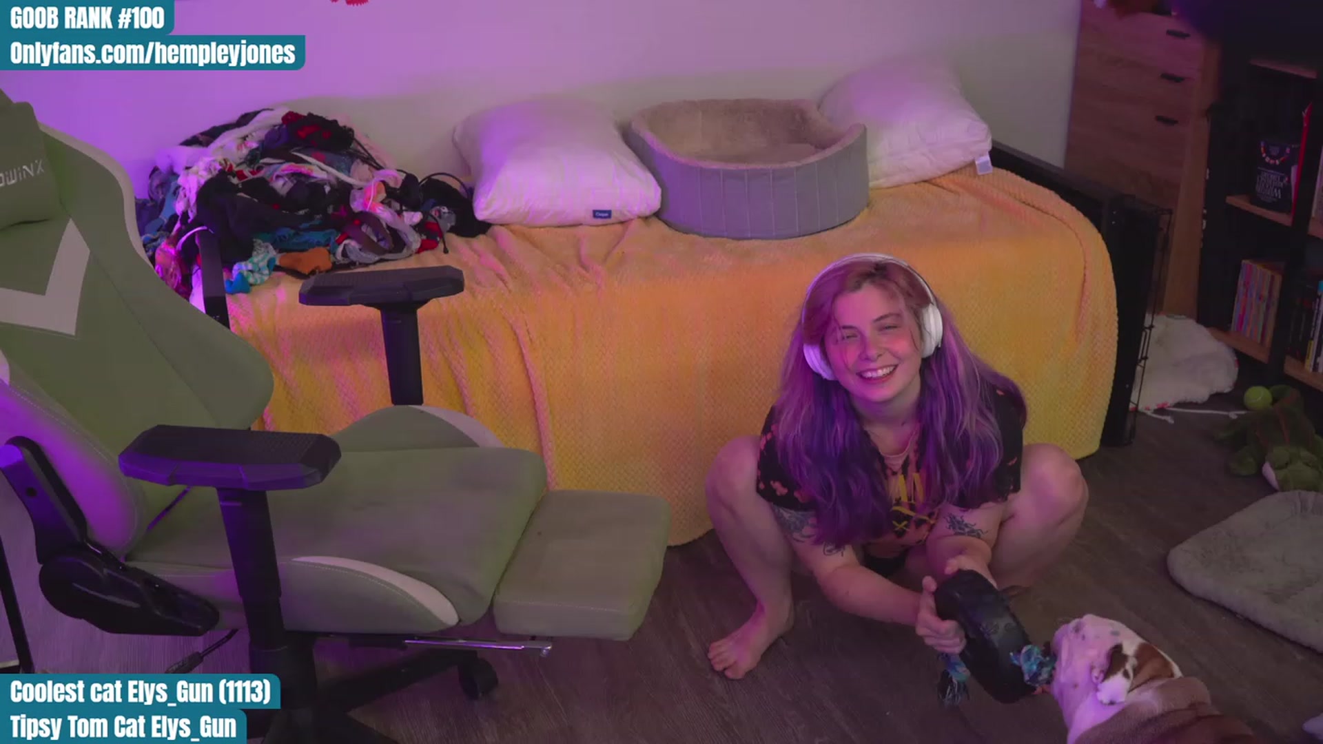 Gallery image thumbnail from Hempleyjones's myfreecams stream on, 09/01/2023, 23:18 image 10 of 20