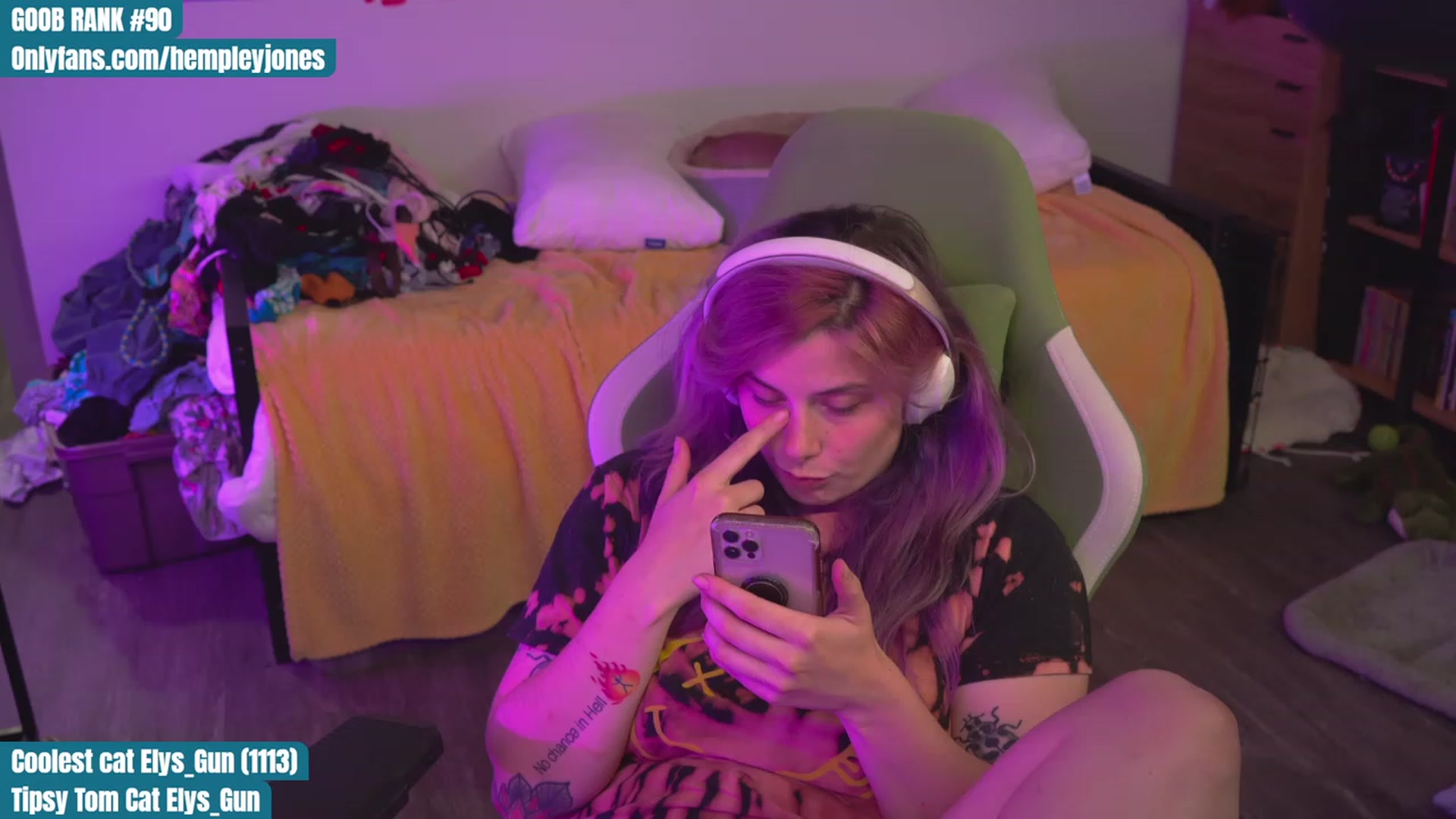Gallery image thumbnail from Hempleyjones's myfreecams stream on, 09/01/2023, 23:18 image 18 of 20
