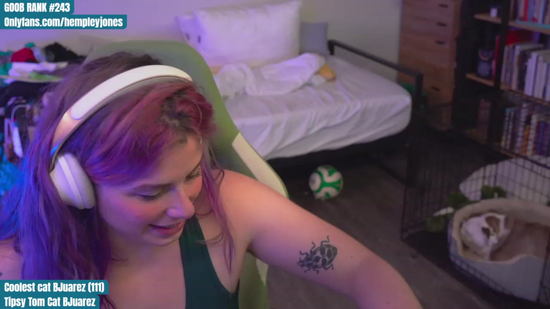 Gallery image thumbnail from Hempleyjones's myfreecams stream on, 09/03/2023, 24:01 image 3 of 20