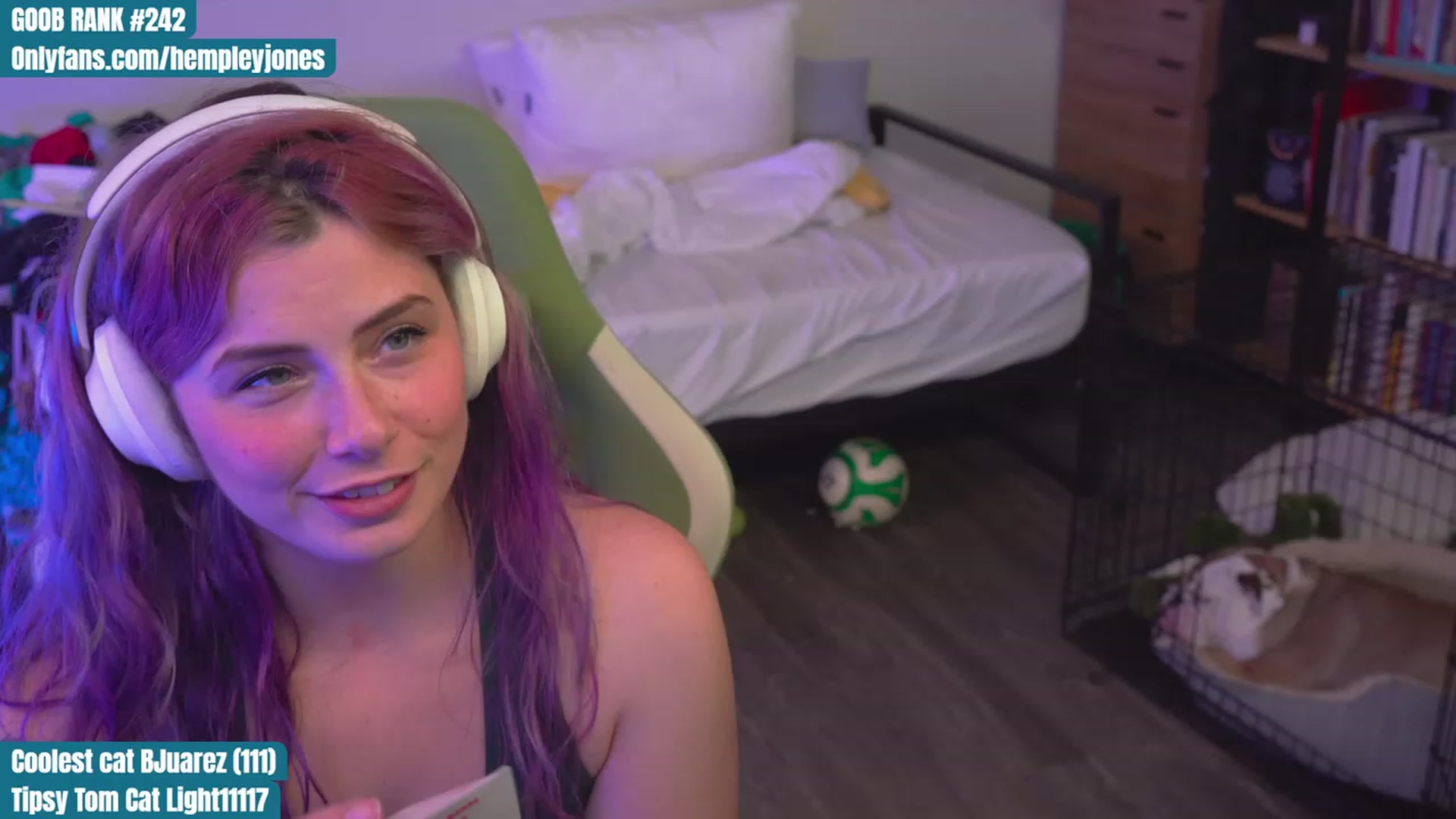 Gallery image thumbnail from Hempleyjones's myfreecams stream on, 09/03/2023, 24:01 image 8 of 20
