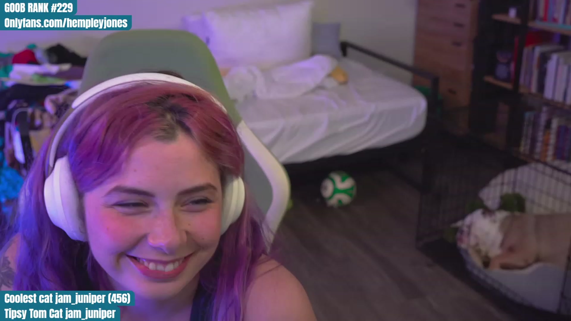 Gallery image thumbnail from Hempleyjones's myfreecams stream on, 09/03/2023, 24:01 image 18 of 20