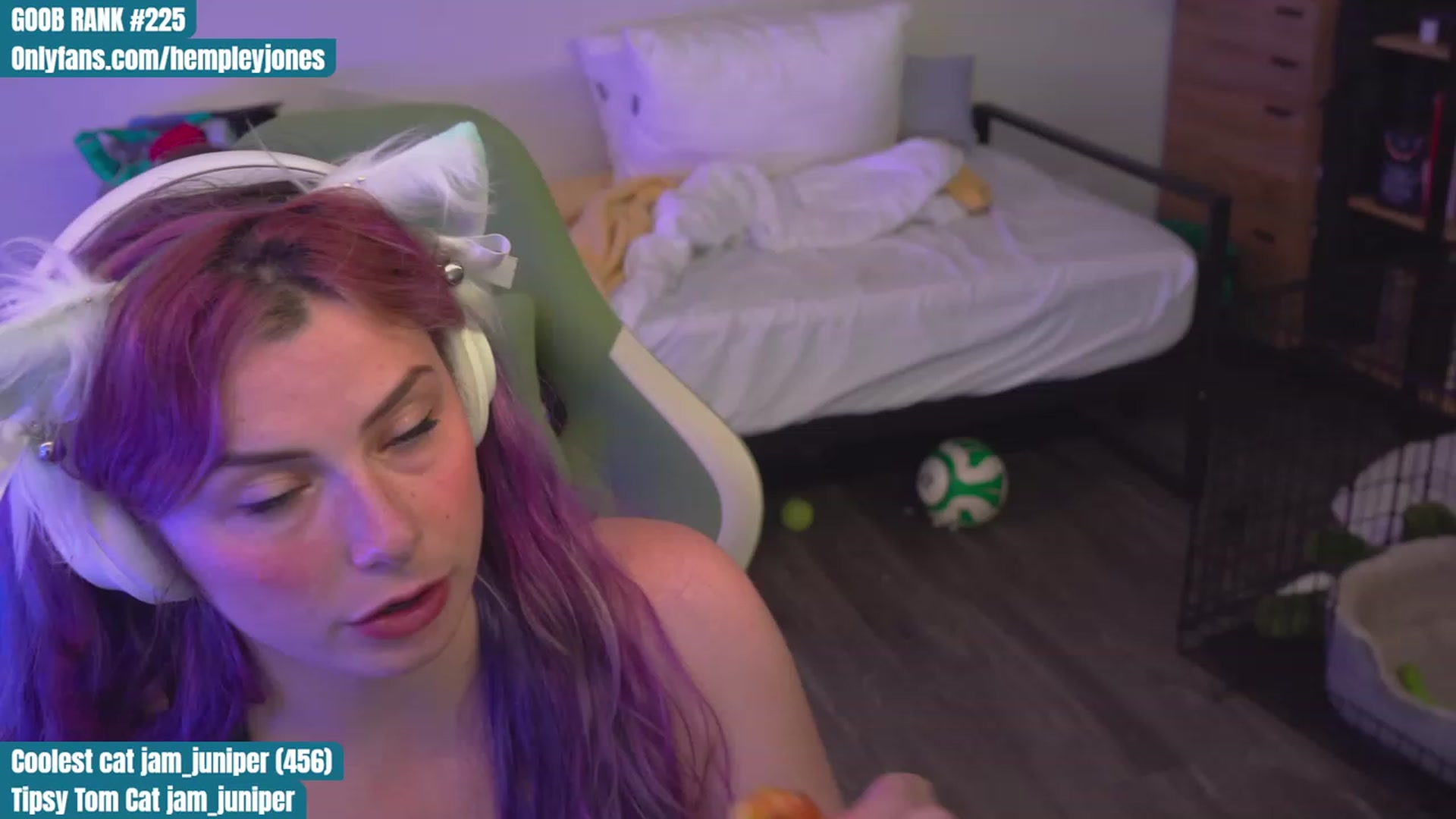 Gallery image thumbnail from Hempleyjones's myfreecams stream on, 09/03/2023, 02:10 image 2 of 20