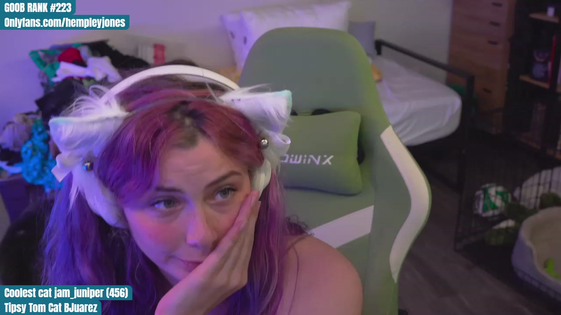 Gallery image thumbnail from Hempleyjones's myfreecams stream on, 09/03/2023, 02:10 image 10 of 20