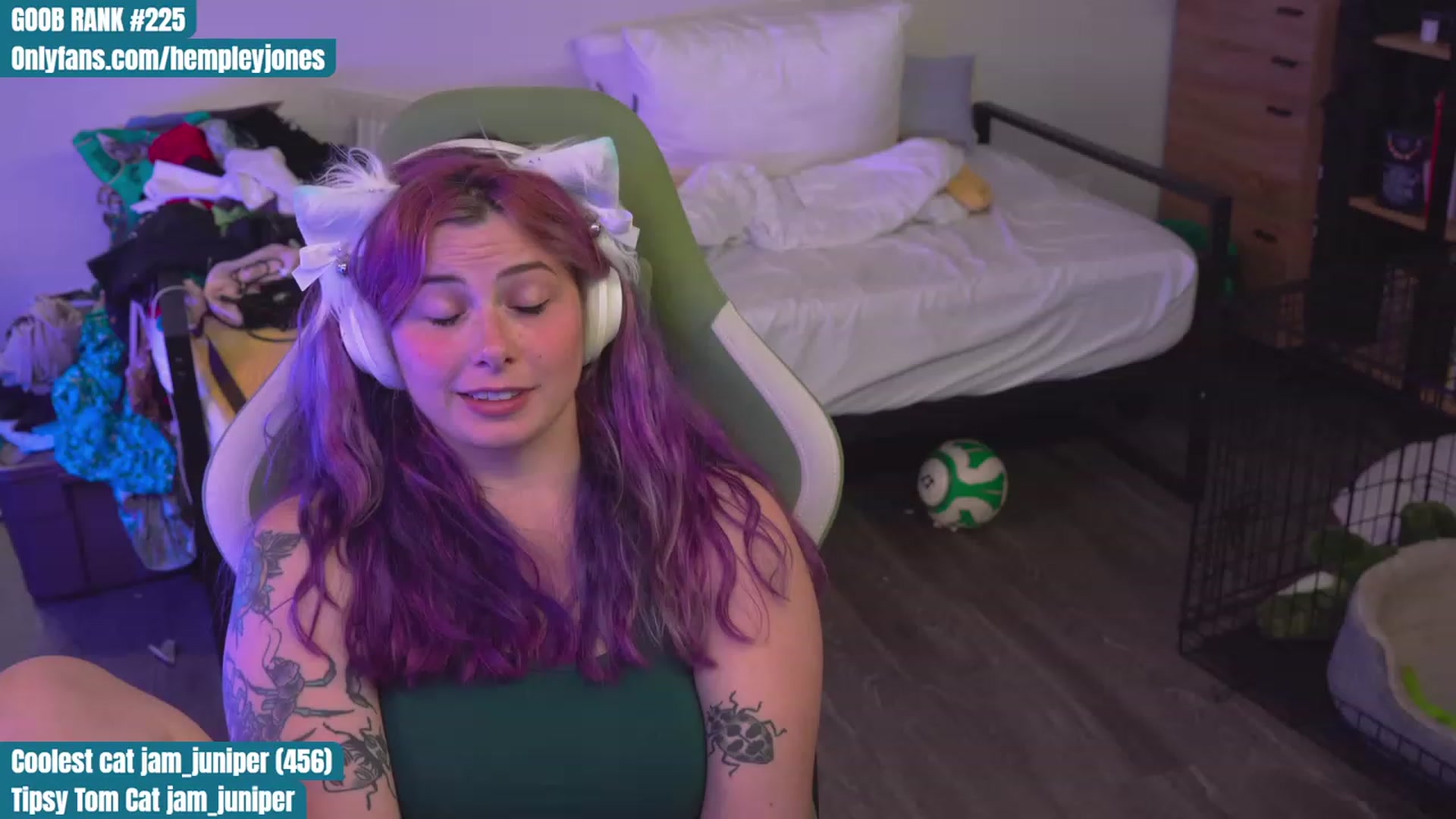 Gallery image thumbnail from Hempleyjones's myfreecams stream on, 09/03/2023, 02:10 image 5 of 20
