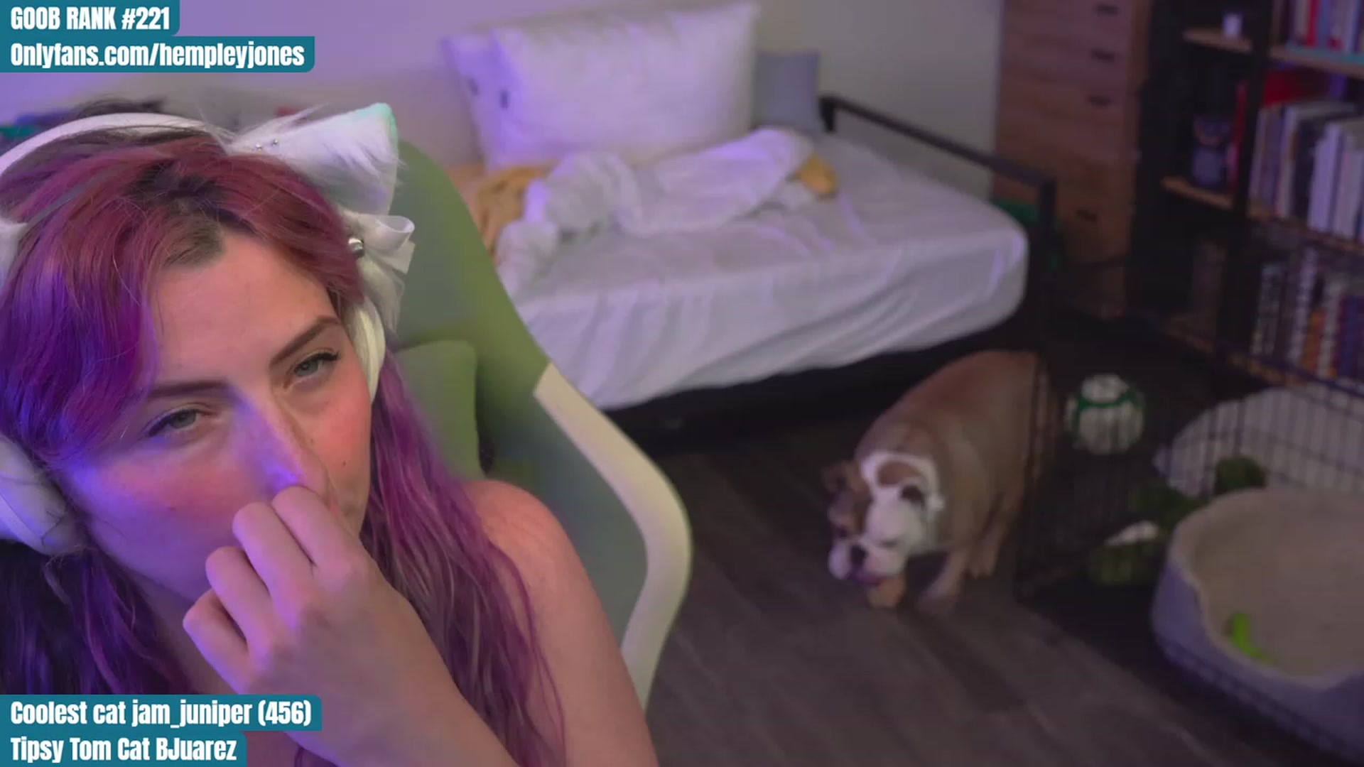 Gallery image thumbnail from Hempleyjones's myfreecams stream on, 09/03/2023, 02:10 image 13 of 20