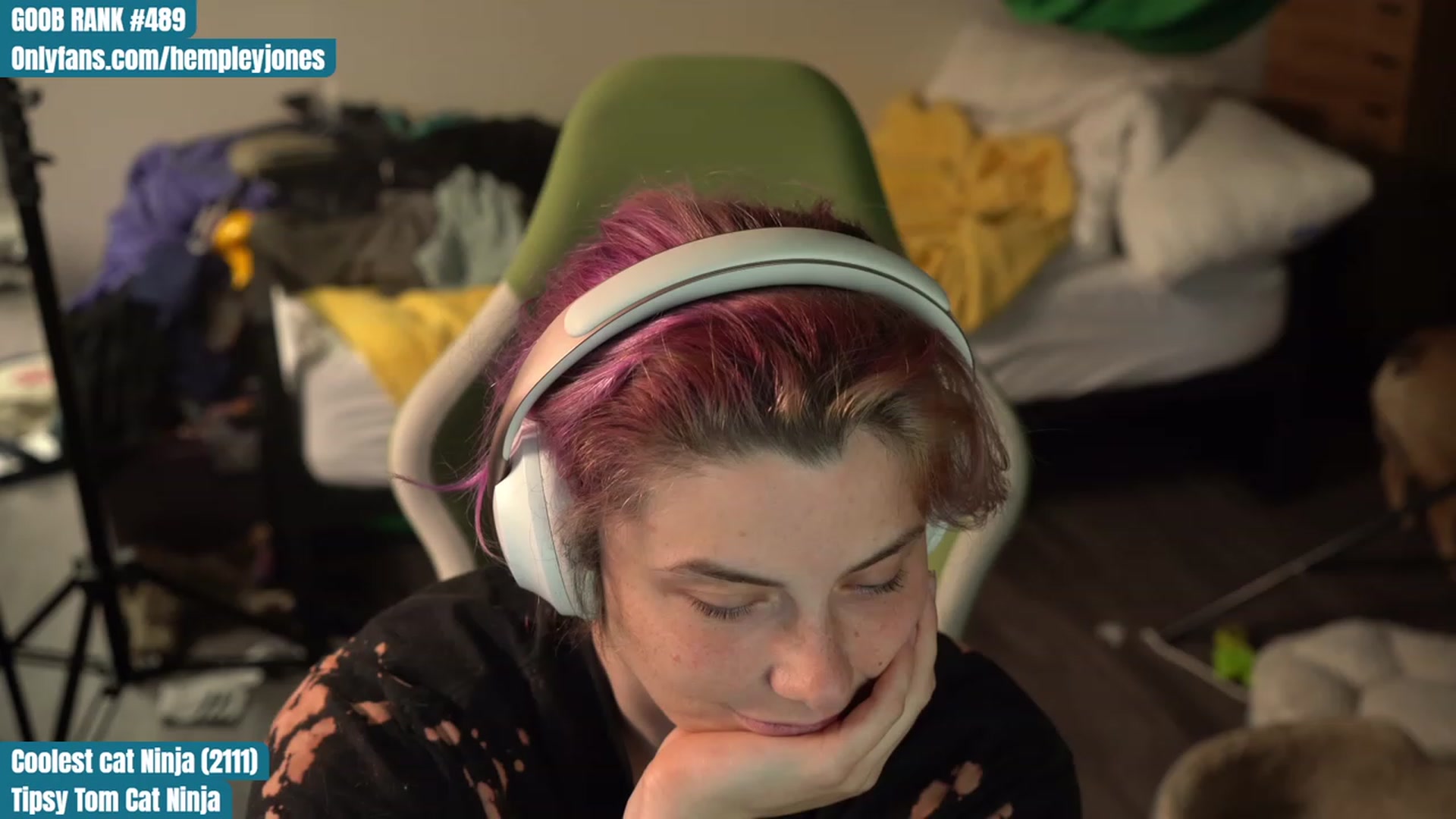Gallery image thumbnail from Hempleyjones's myfreecams stream on, 09/07/2023, 02:05 image 11 of 20