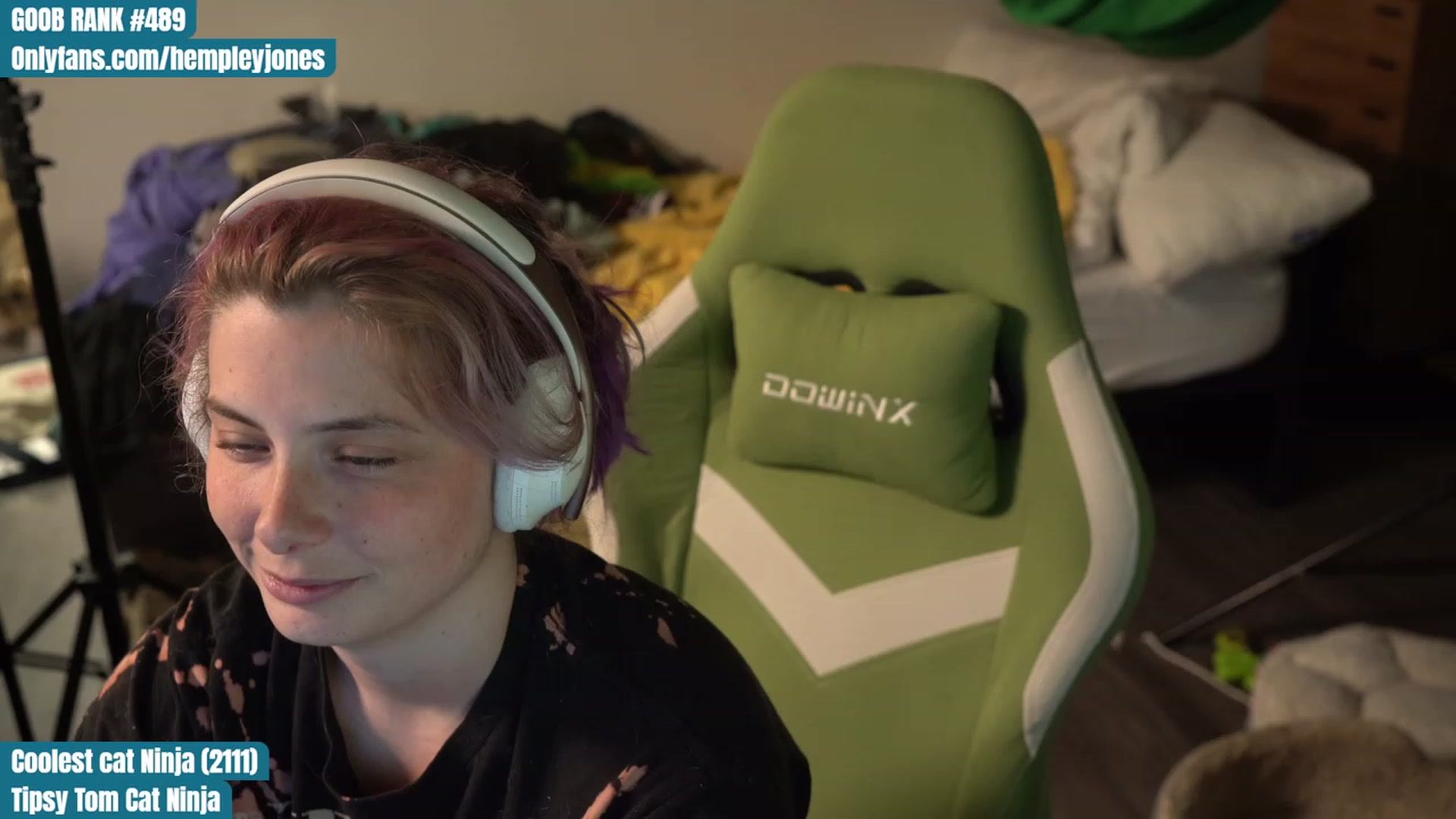 Gallery image thumbnail from Hempleyjones's myfreecams stream on, 09/07/2023, 02:05 image 10 of 20