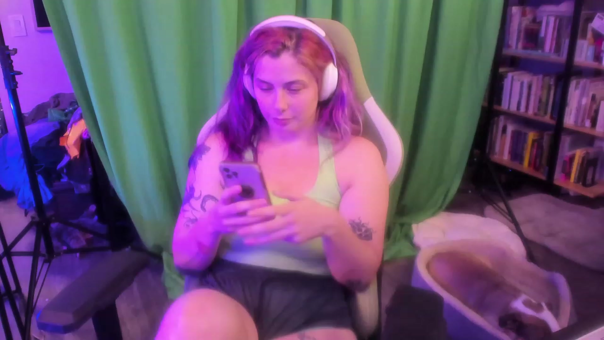 Gallery image thumbnail from Hempleyjones's myfreecams stream on, 09/07/2023, 23:46 image 8 of 20
