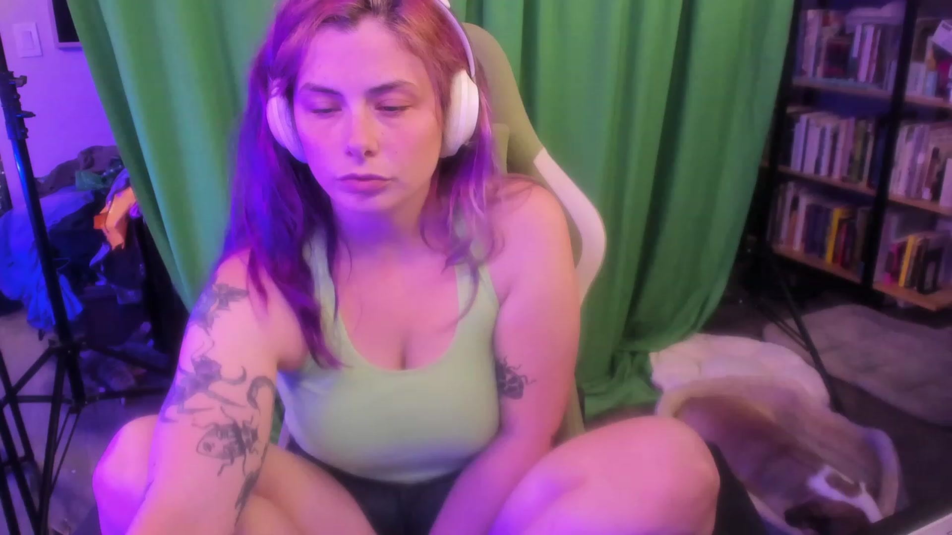 Gallery image thumbnail from Hempleyjones's myfreecams stream on, 09/07/2023, 23:46 image 19 of 20