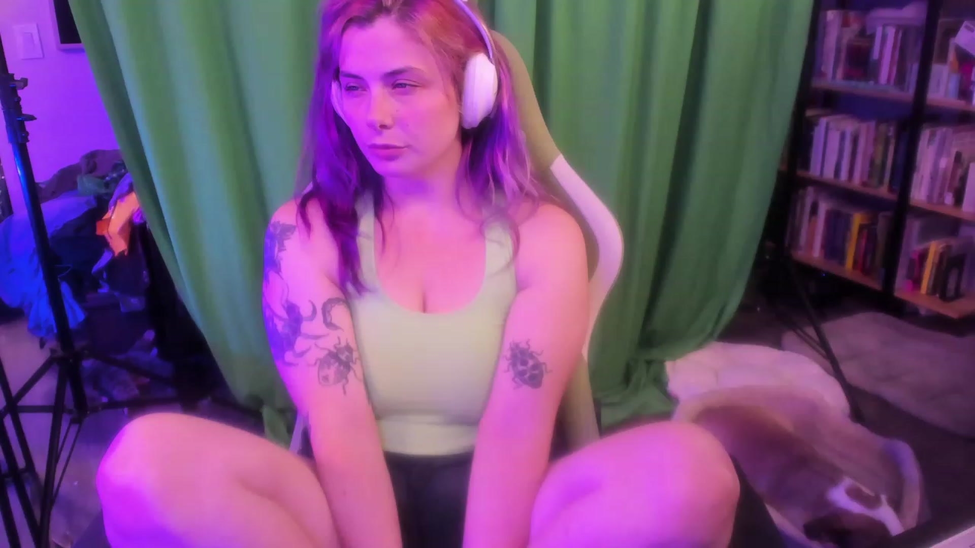 Gallery image thumbnail from Hempleyjones's myfreecams stream on, 09/07/2023, 23:46 image 20 of 20