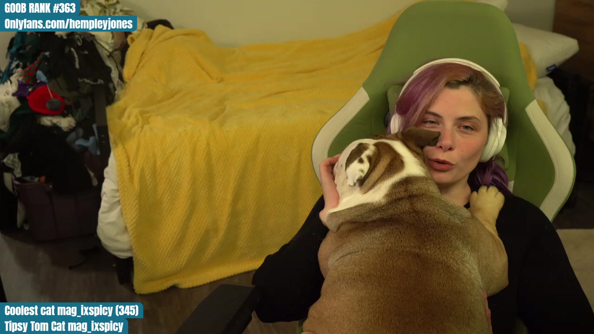 Gallery image thumbnail from Hempleyjones's myfreecams stream on, 09/13/2023, 02:00 image 14 of 20