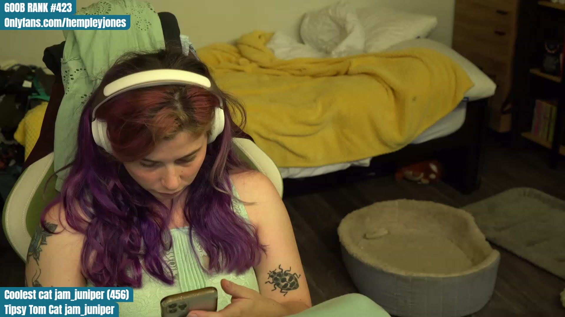Gallery image thumbnail from Hempleyjones's myfreecams stream on, 09/15/2023, 01:02 image 20 of 20