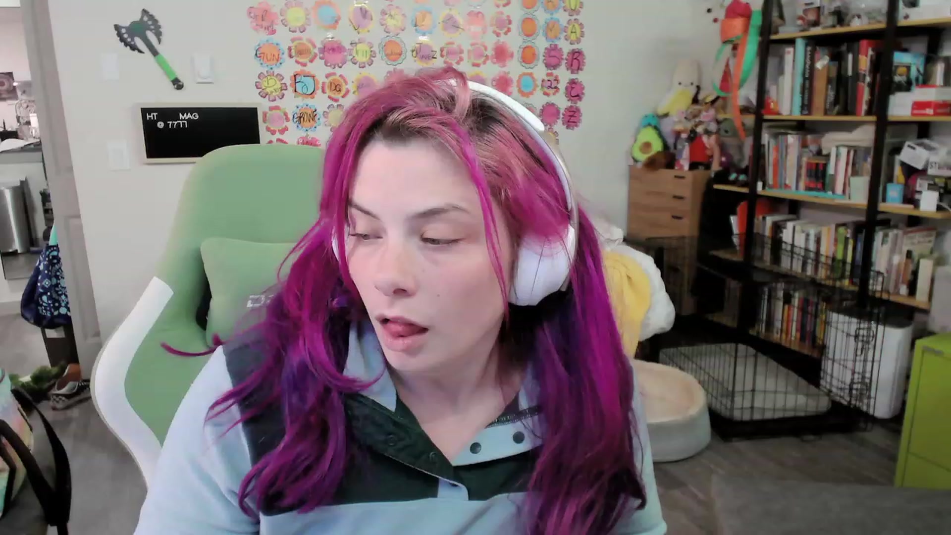 Gallery image thumbnail from Hempleyjones's myfreecams stream on, 09/27/2023, 02:15 image 19 of 20