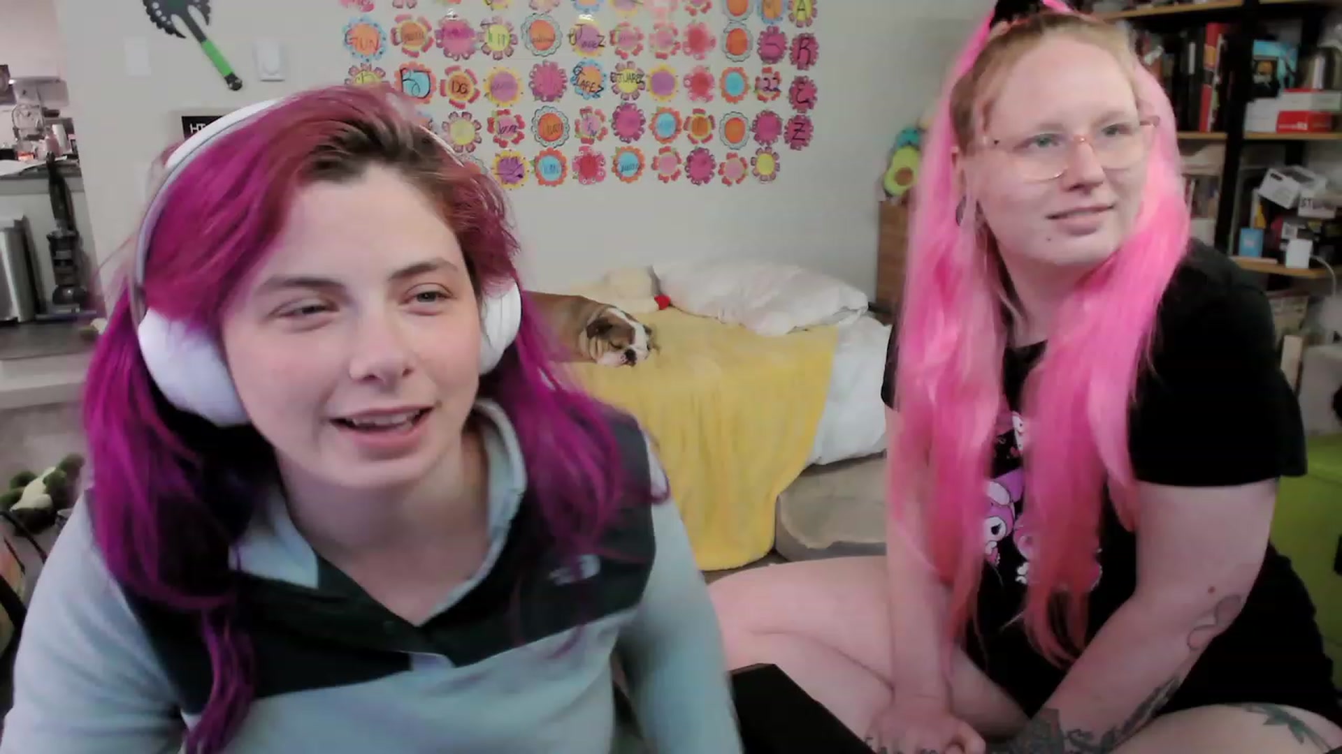 Gallery image thumbnail from Hempleyjones's myfreecams stream on, 09/27/2023, 02:15 image 6 of 20