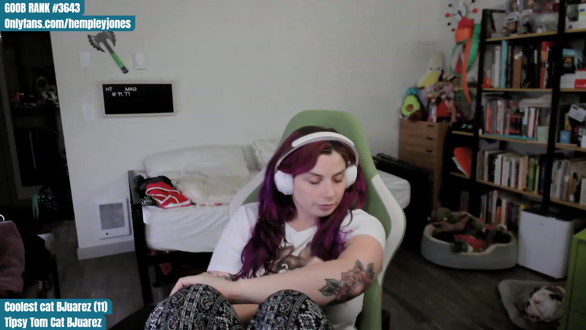 Gallery image thumbnail from Hempleyjones's myfreecams stream on, 10/03/2023, 02:58 image 1 of 20