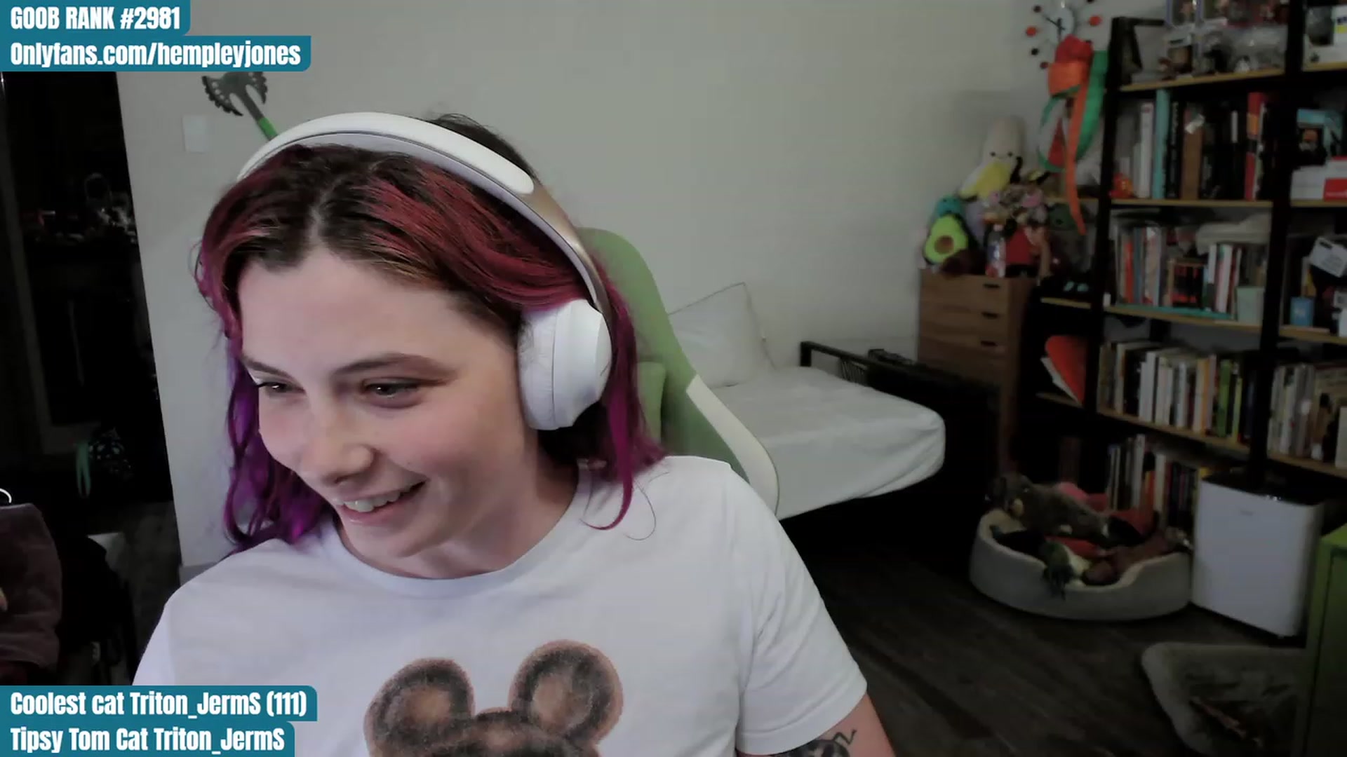 Gallery image thumbnail from Hempleyjones's myfreecams stream on, 10/03/2023, 02:58 image 8 of 20
