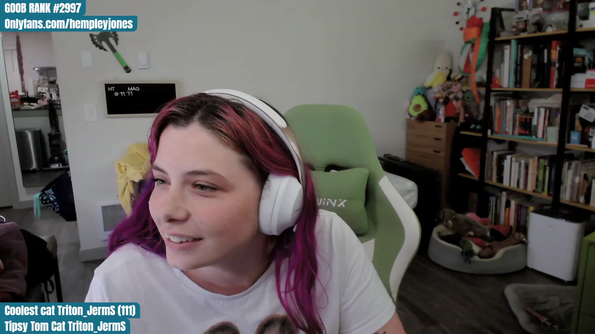 Gallery image thumbnail from Hempleyjones's myfreecams stream on, 10/03/2023, 02:58 image 10 of 20
