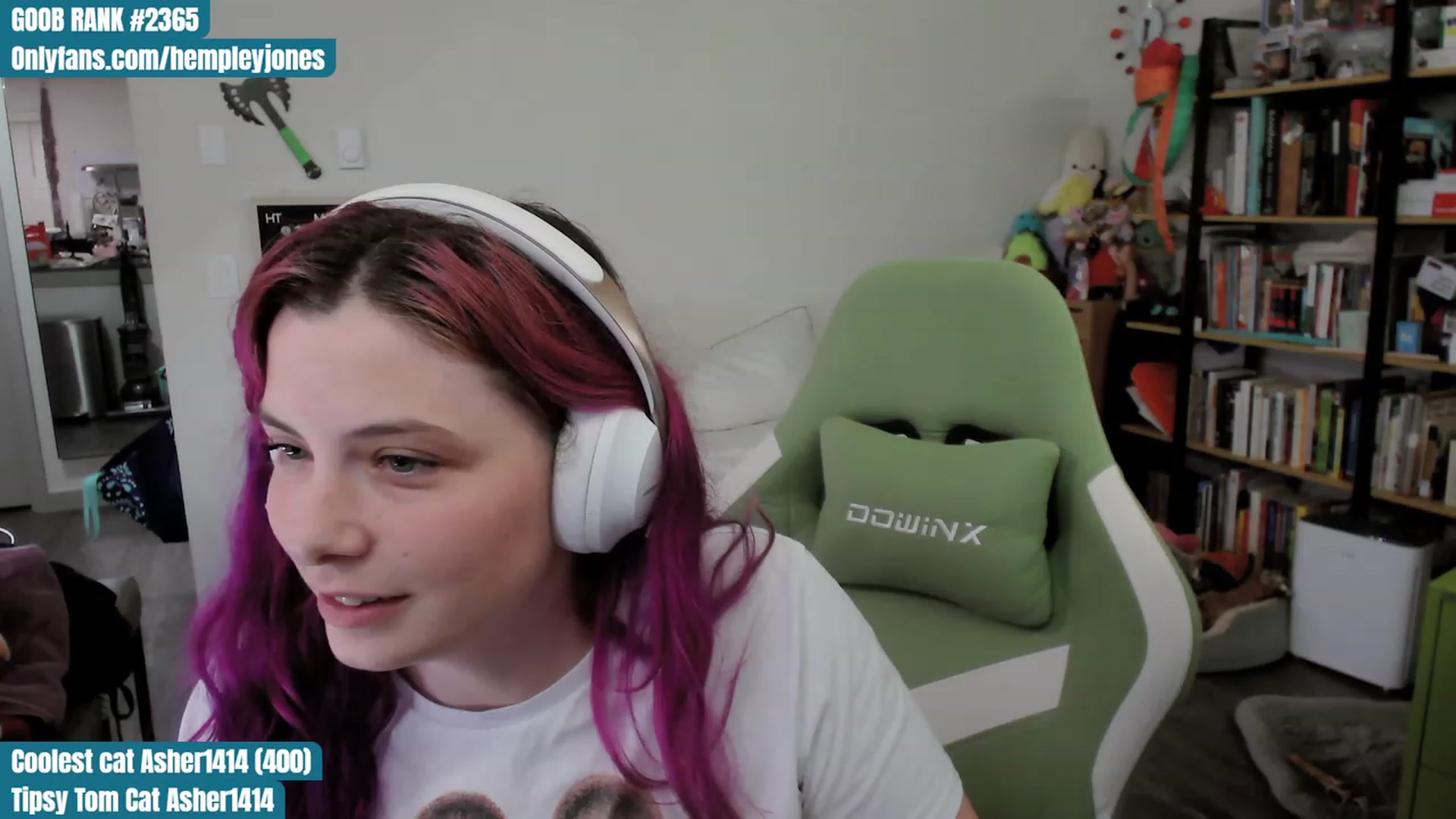 Gallery image thumbnail from Hempleyjones's myfreecams stream on, 10/03/2023, 02:58 image 12 of 20
