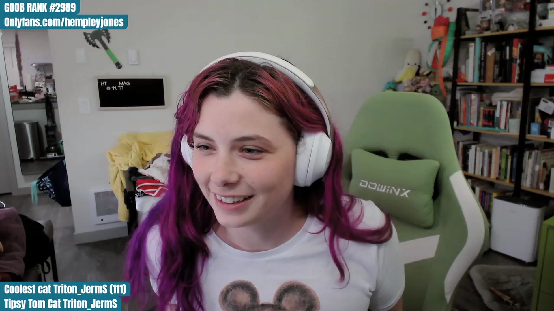 Gallery image thumbnail from Hempleyjones's myfreecams stream on, 10/03/2023, 02:58 image 9 of 20