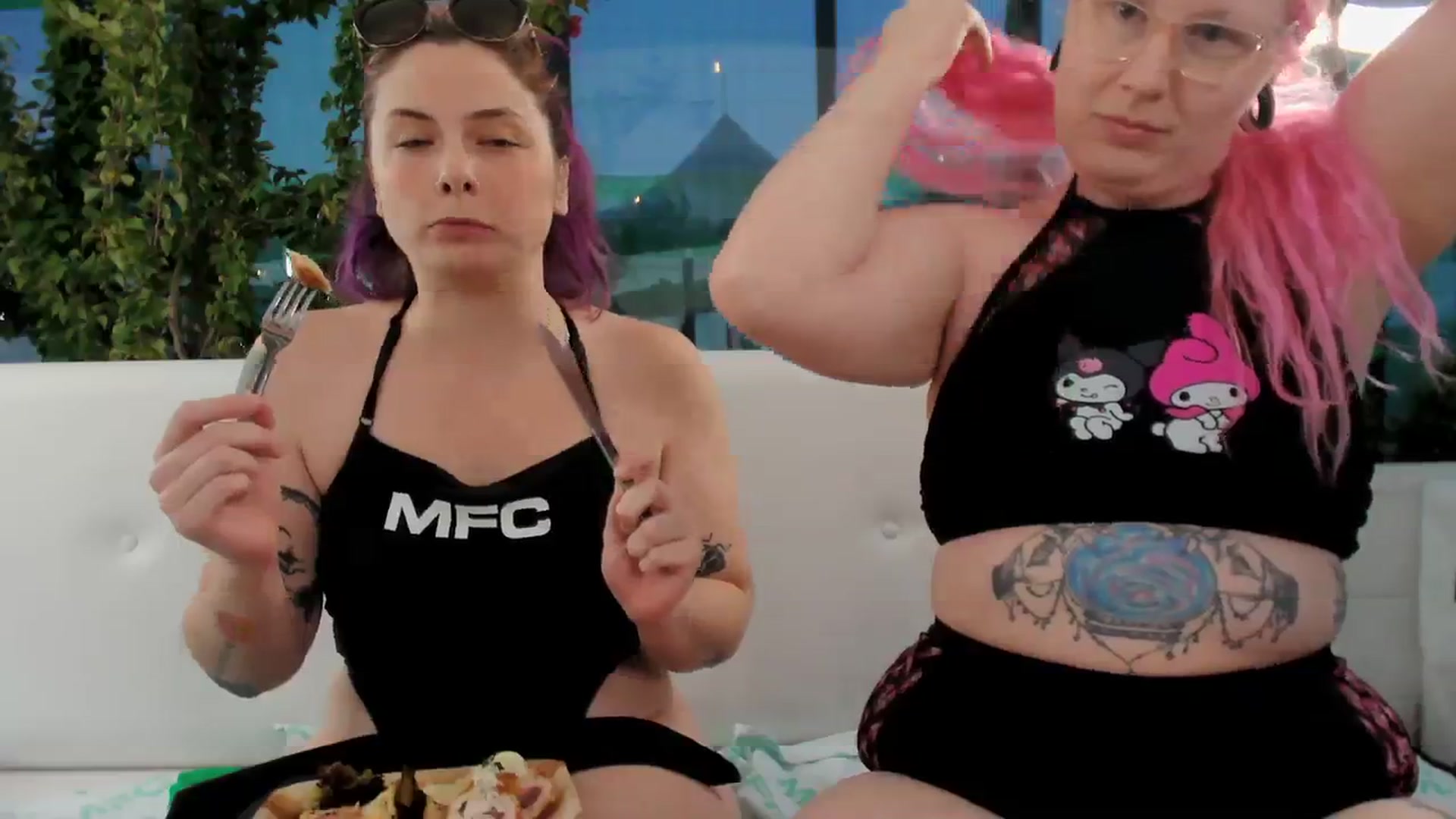 Gallery image thumbnail from Hempleyjones's myfreecams stream on, 10/12/2023, 02:13 image 11 of 20