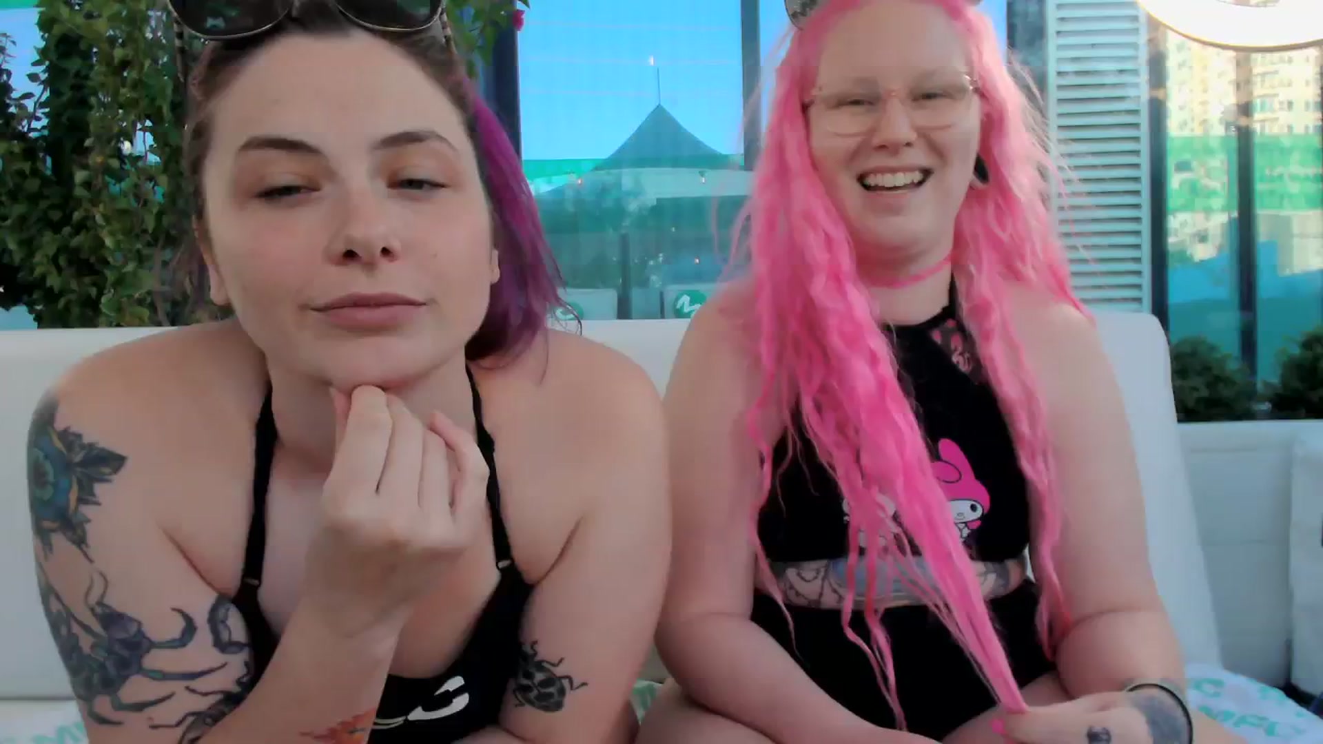 Gallery image thumbnail from Hempleyjones's myfreecams stream on, 10/12/2023, 02:13 image 5 of 20