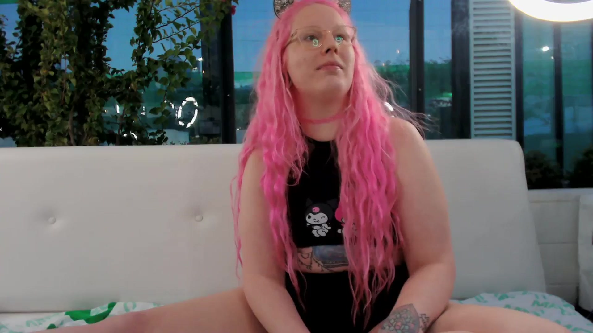 Gallery image thumbnail from Hempleyjones's myfreecams stream on, 10/12/2023, 02:13 image 10 of 20