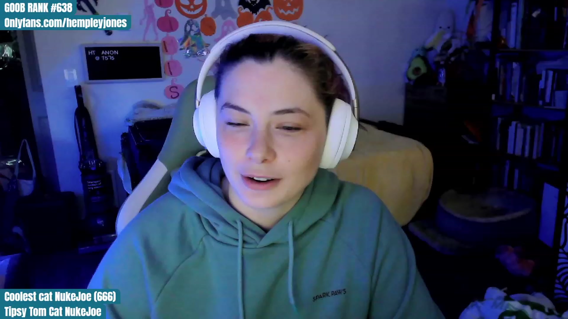 Gallery image thumbnail from Hempleyjones's myfreecams stream on, 10/15/2023, 17:28 image 6 of 20