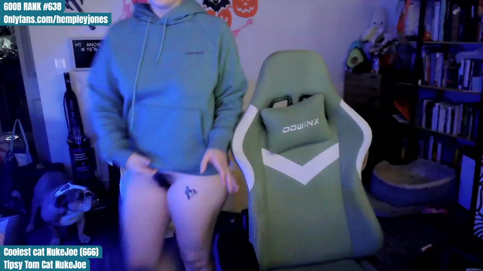 Gallery image thumbnail from Hempleyjones's myfreecams stream on, 10/15/2023, 17:28 image 12 of 20