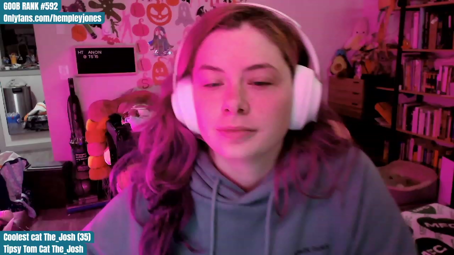 Gallery image thumbnail from Hempleyjones's myfreecams stream on, 10/16/2023, 17:25 image 8 of 20