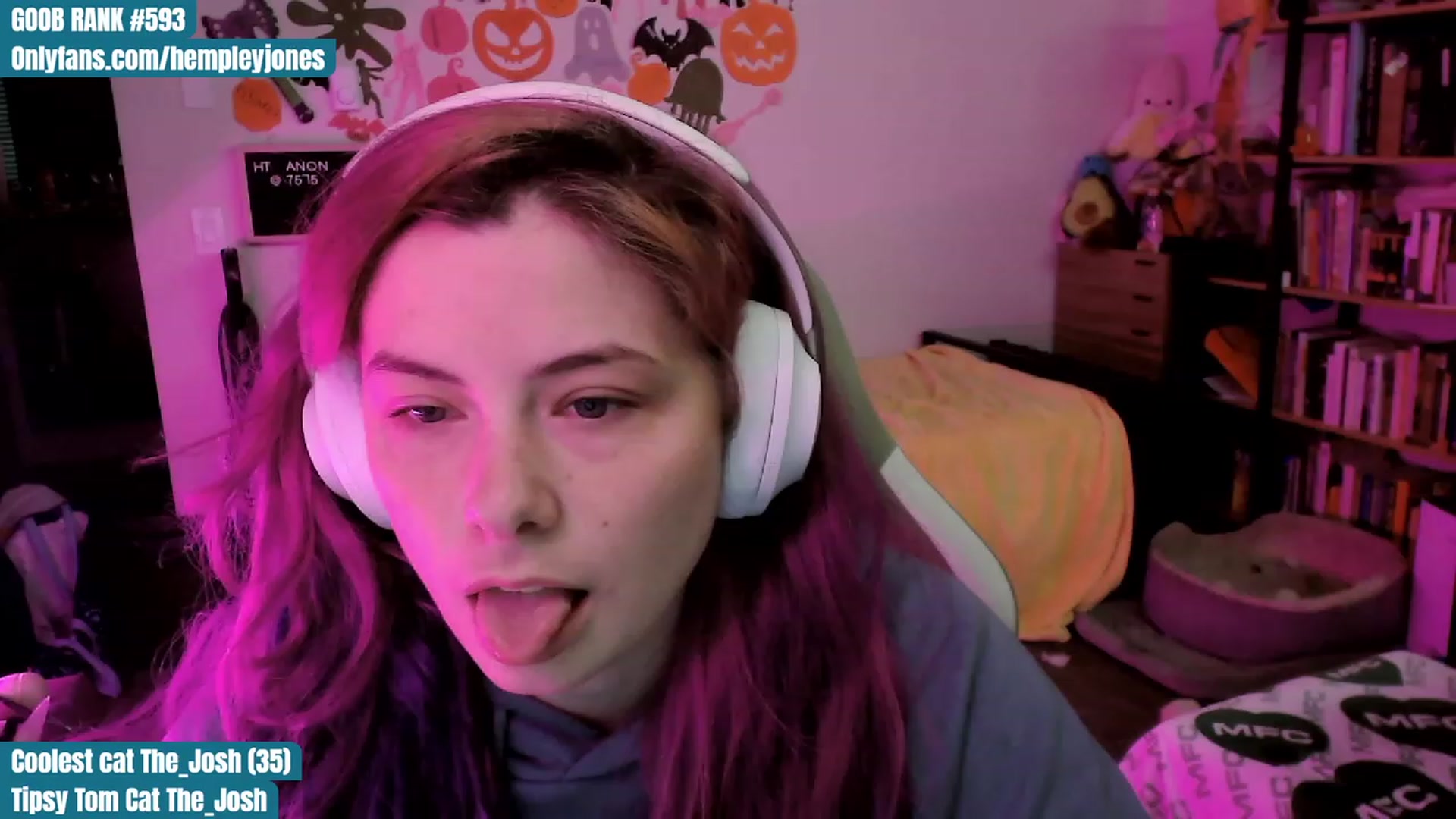 Gallery image thumbnail from Hempleyjones's myfreecams stream on, 10/16/2023, 17:25 image 15 of 20