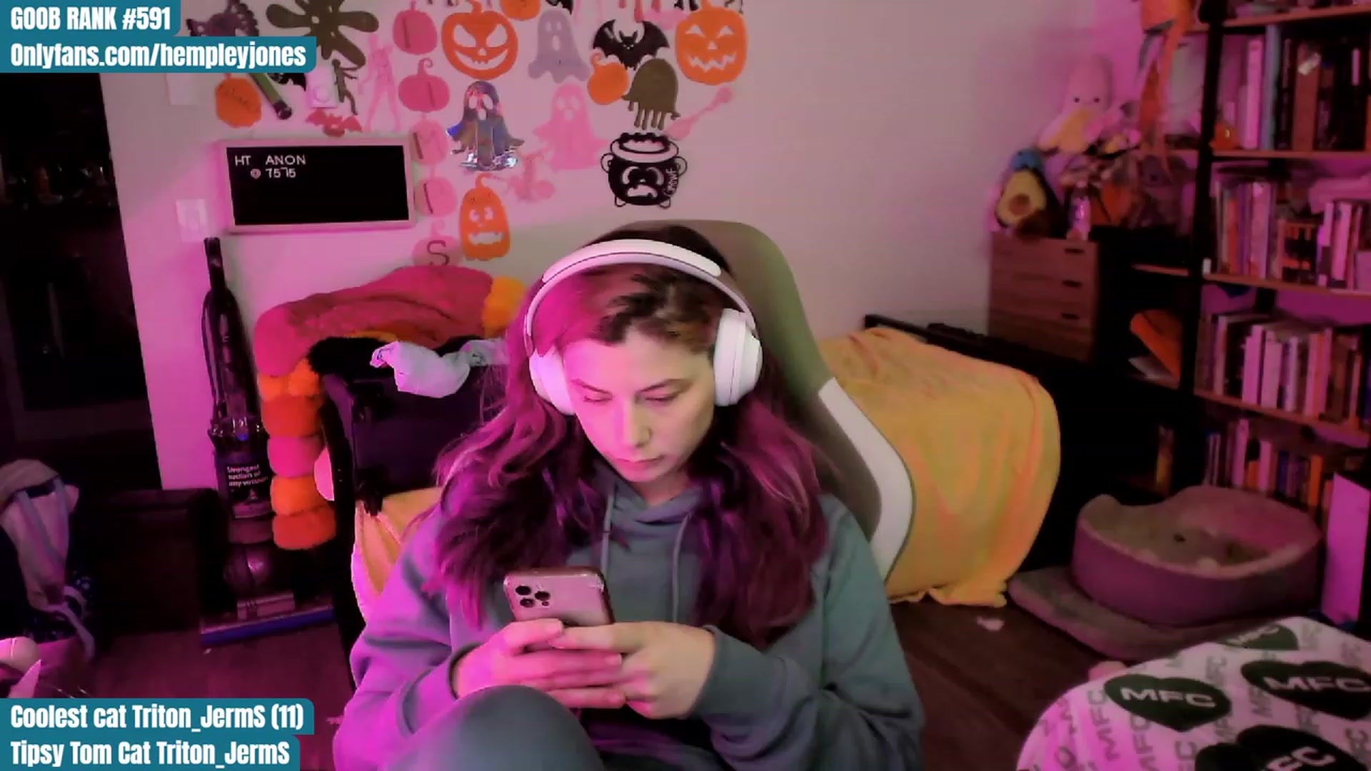 Gallery image thumbnail from Hempleyjones's myfreecams stream on, 10/16/2023, 17:25 image 4 of 20