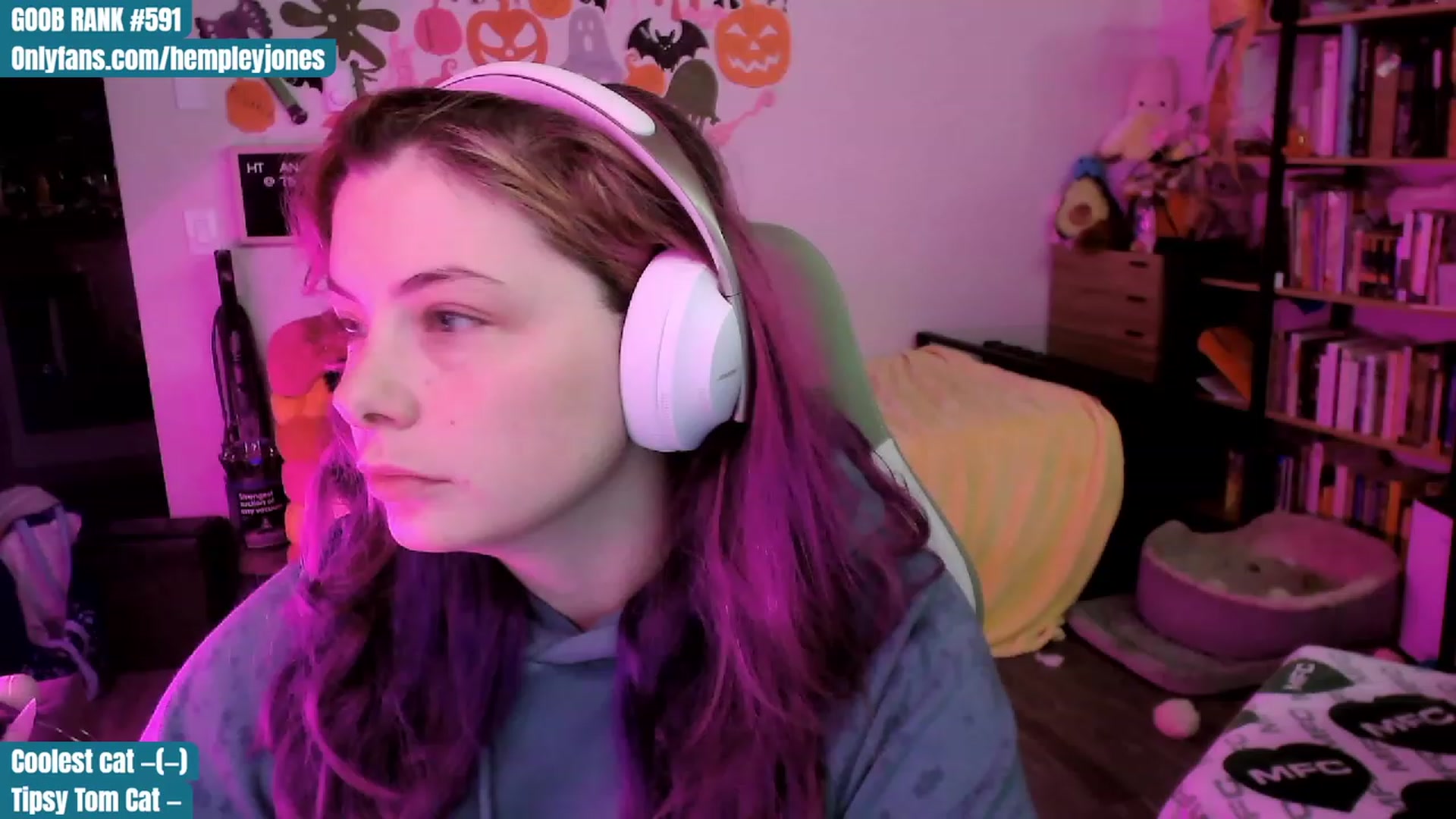 Gallery image thumbnail from Hempleyjones's myfreecams stream on, 10/16/2023, 17:25 image 1 of 20