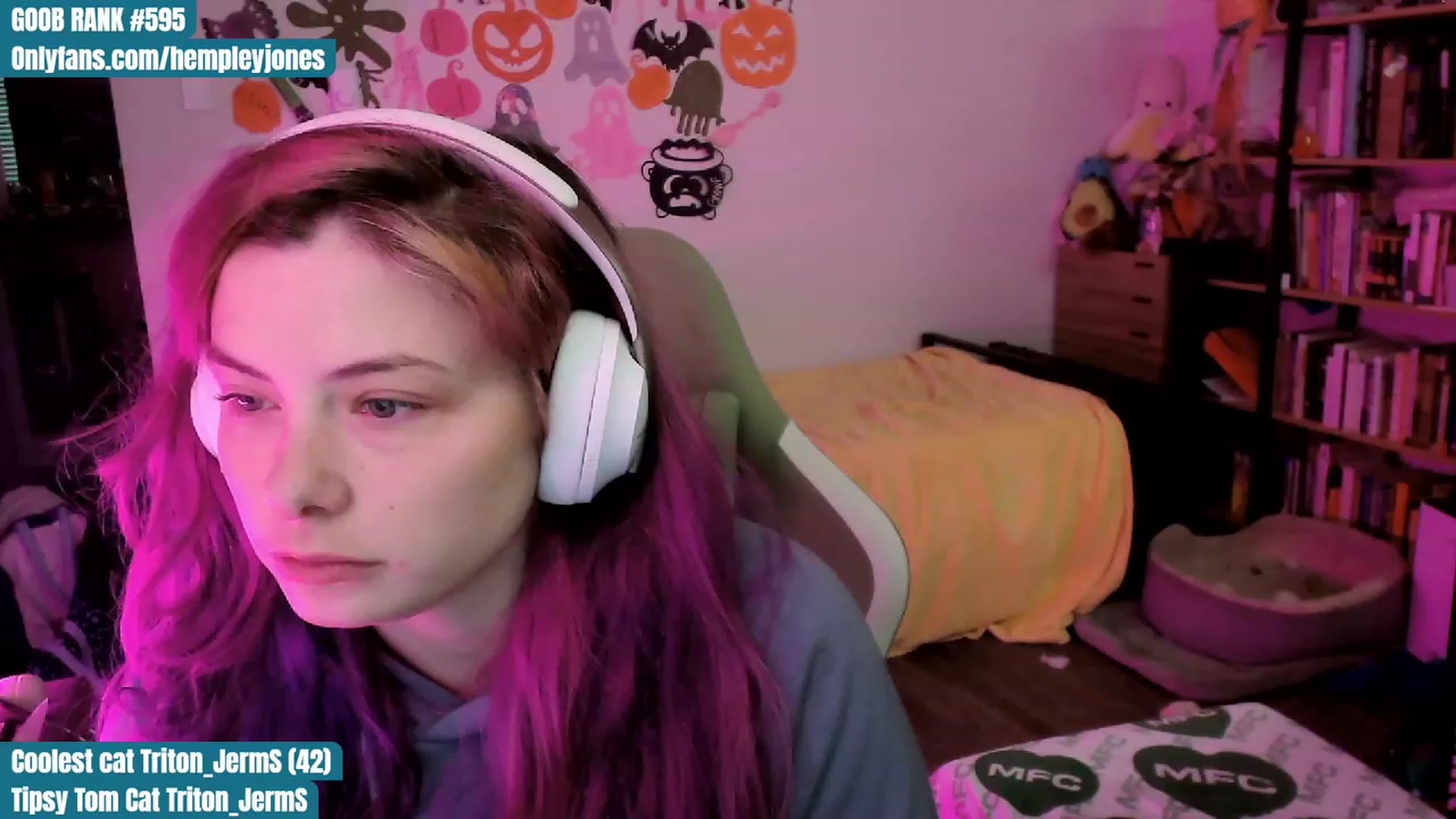Gallery image thumbnail from Hempleyjones's myfreecams stream on, 10/16/2023, 17:25 image 19 of 20
