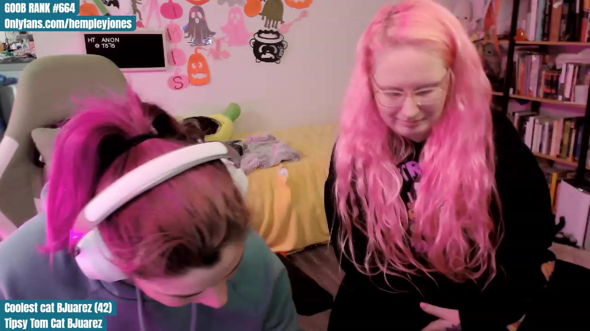 Gallery image thumbnail from Hempleyjones's myfreecams stream on, 10/18/2023, 23:35 image 12 of 20
