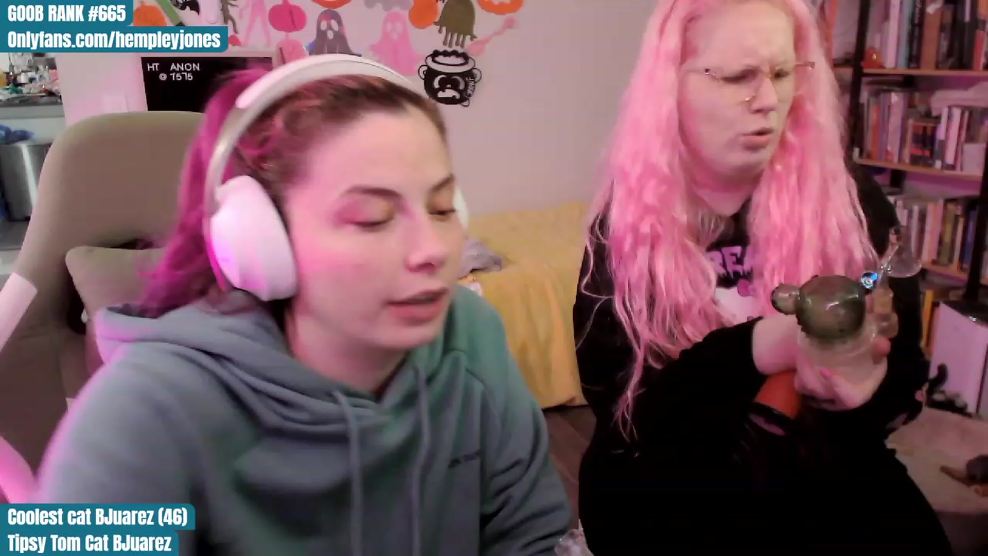 Gallery image thumbnail from Hempleyjones's myfreecams stream on, 10/18/2023, 23:35 image 15 of 20
