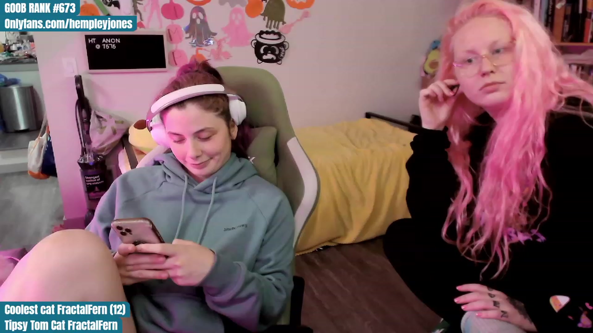 Gallery image thumbnail from Hempleyjones's myfreecams stream on, 10/18/2023, 23:35 image 2 of 20