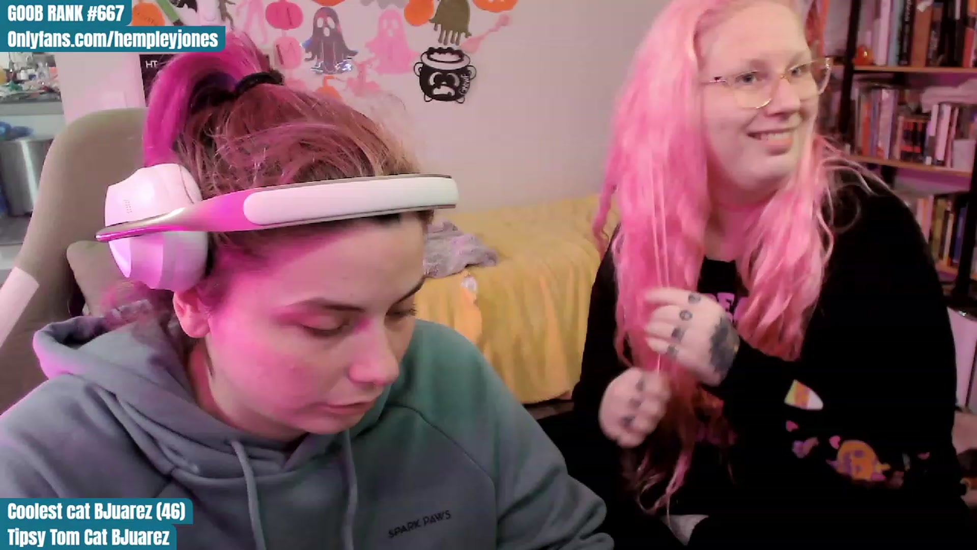 Gallery image thumbnail from Hempleyjones's myfreecams stream on, 10/18/2023, 23:35 image 18 of 20