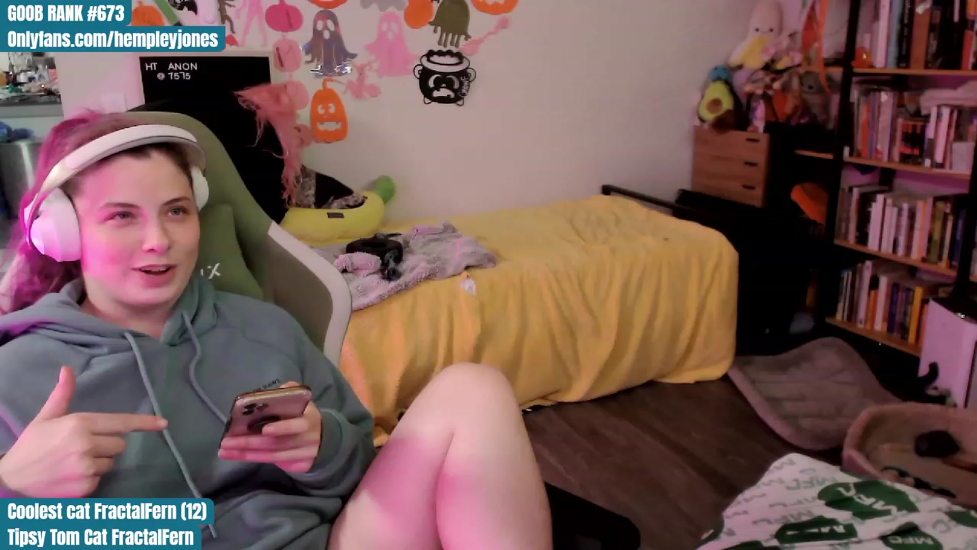 Gallery image thumbnail from Hempleyjones's myfreecams stream on, 10/18/2023, 23:35 image 3 of 20