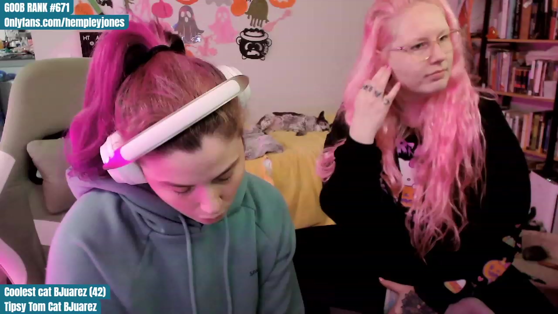 Gallery image thumbnail from Hempleyjones's myfreecams stream on, 10/18/2023, 23:35 image 6 of 20