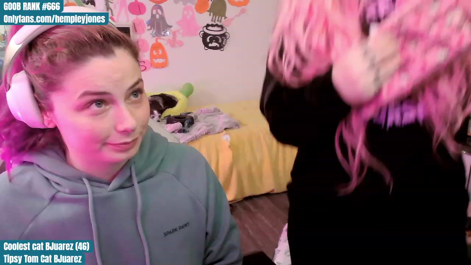 Gallery image thumbnail from Hempleyjones's myfreecams stream on, 10/18/2023, 23:35 image 16 of 20