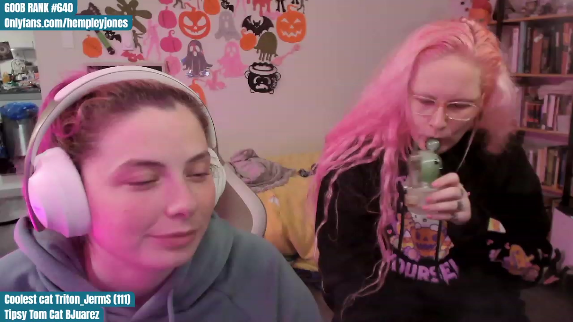 Gallery image thumbnail from Hempleyjones's myfreecams stream on, 10/19/2023, 02:05 image 16 of 20