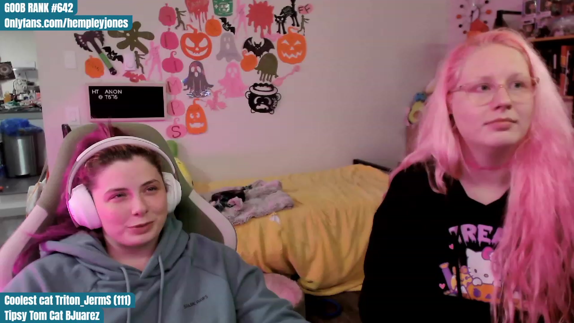 Gallery image thumbnail from Hempleyjones's myfreecams stream on, 10/19/2023, 02:05 image 9 of 20