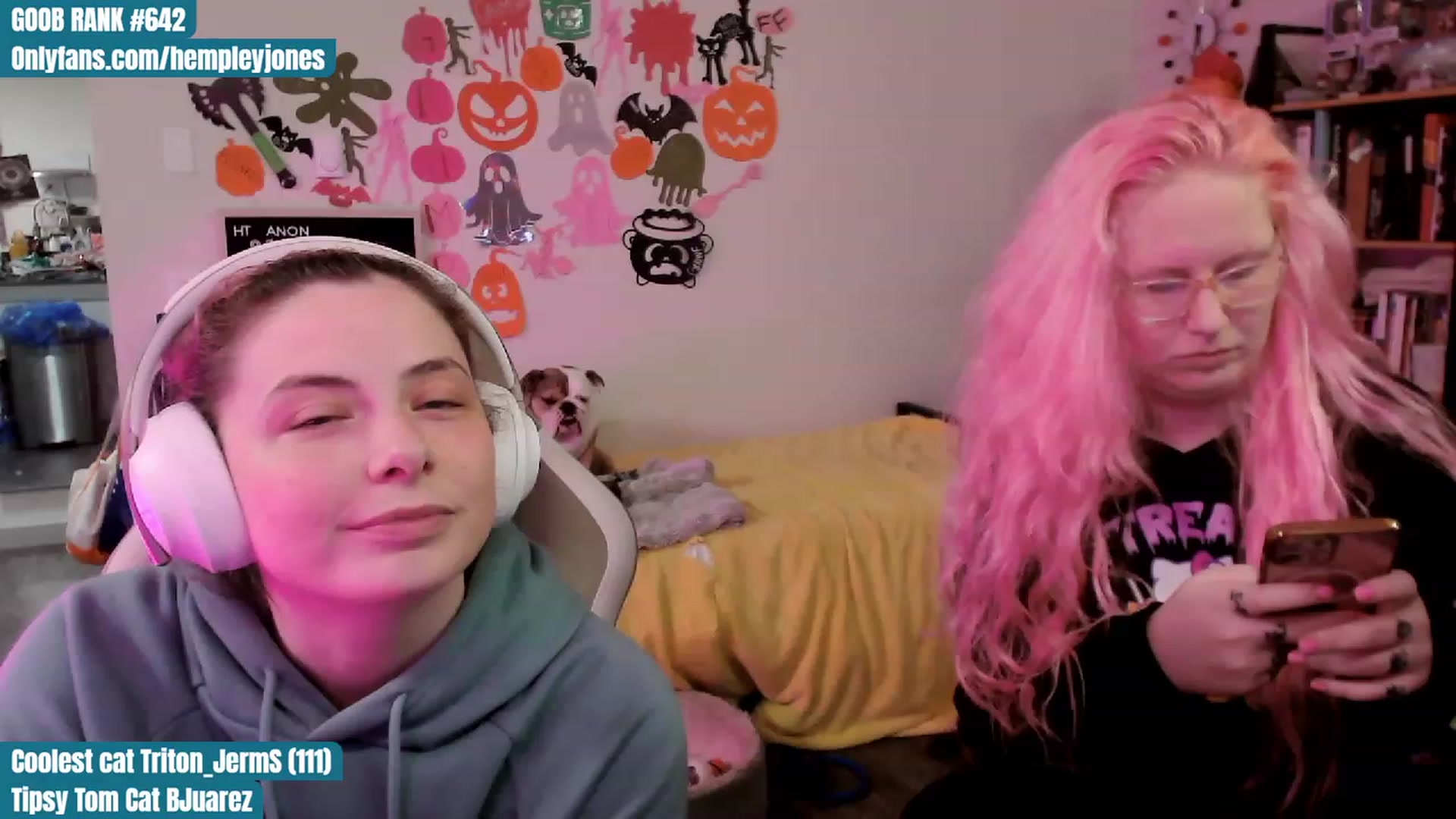 Gallery image thumbnail from Hempleyjones's myfreecams stream on, 10/19/2023, 02:05 image 13 of 20