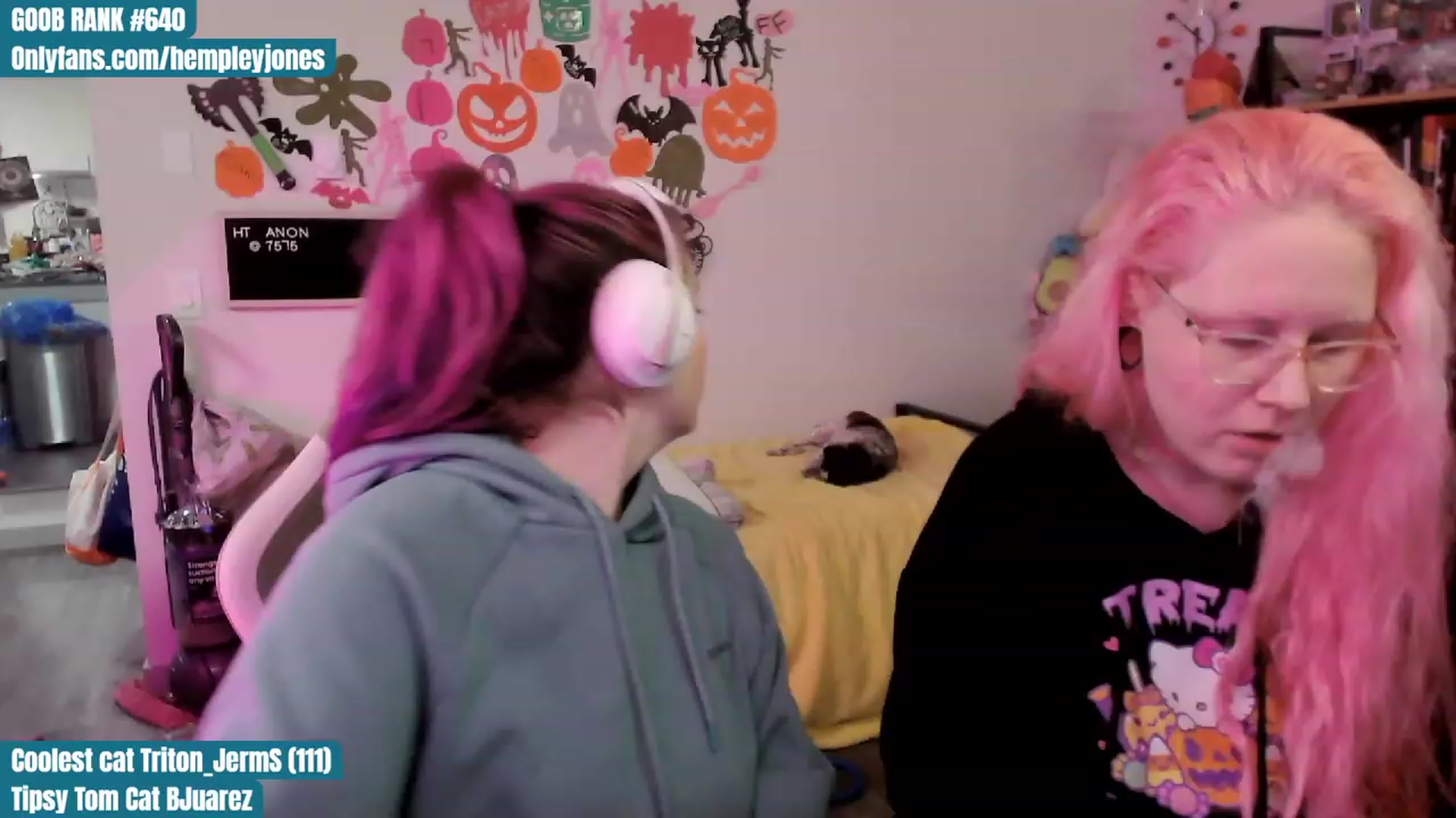 Gallery image thumbnail from Hempleyjones's myfreecams stream on, 10/19/2023, 02:05 image 5 of 20