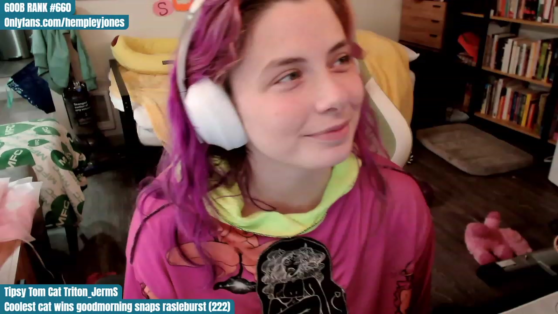 Gallery image thumbnail from Hempleyjones's myfreecams stream on, 10/21/2023, 02:00 image 19 of 20