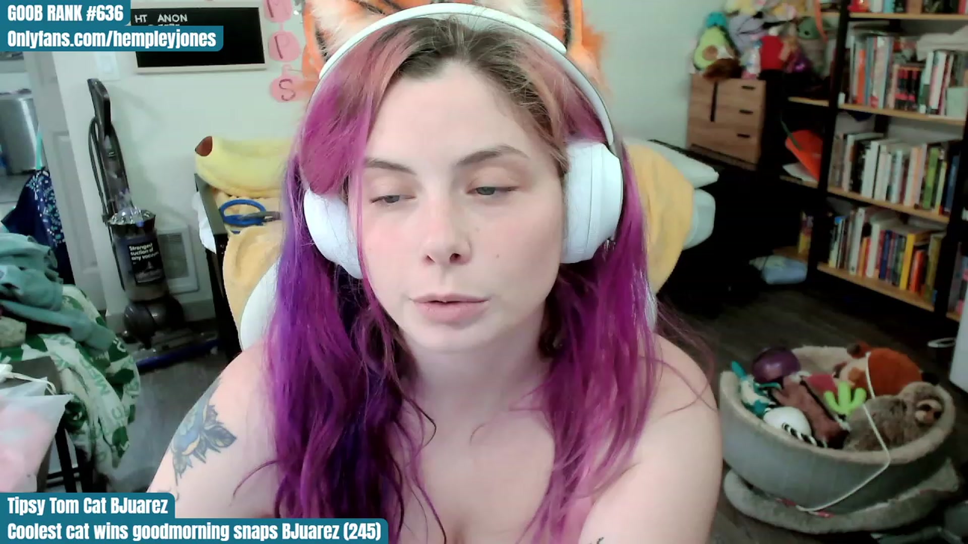 Gallery image thumbnail from Hempleyjones's myfreecams stream on, 10/22/2023, 01:53 image 5 of 20