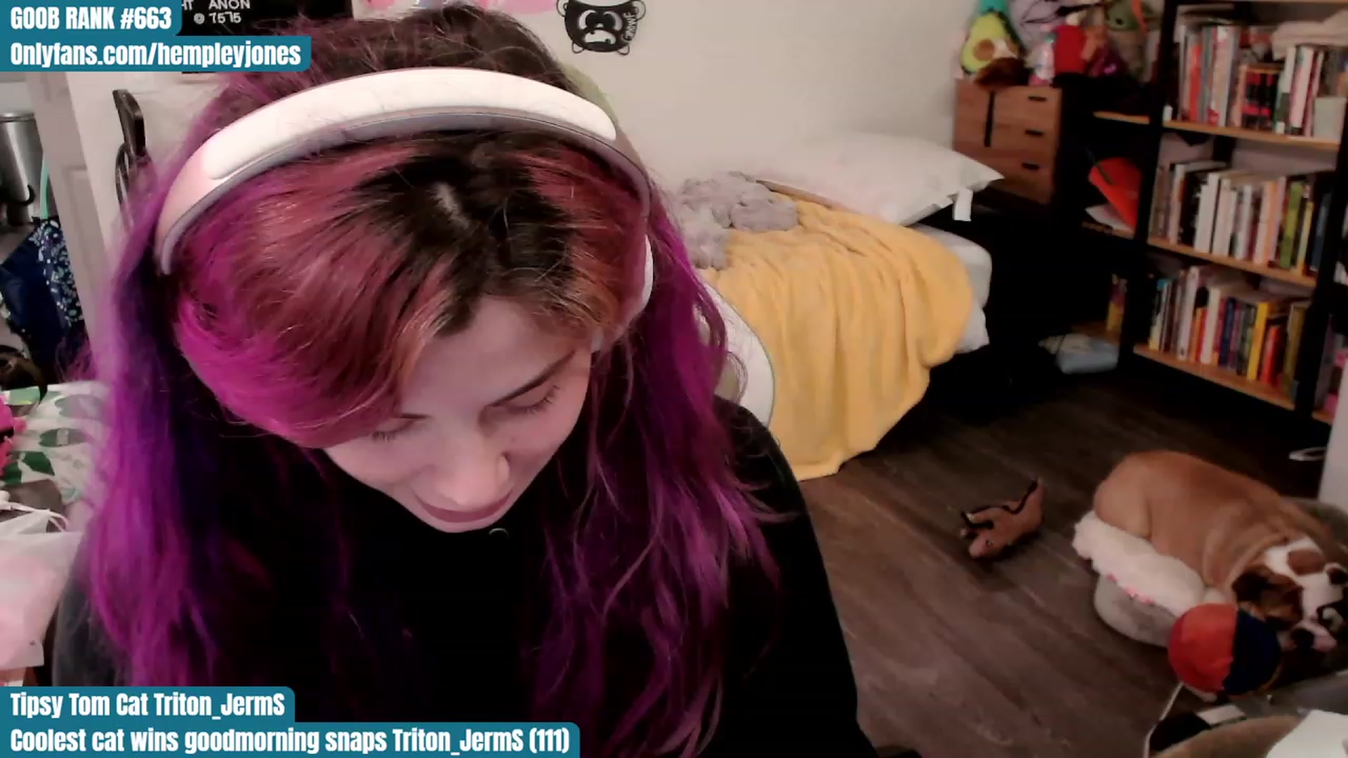 Gallery image thumbnail from Hempleyjones's myfreecams stream on, 10/22/2023, 19:04 image 10 of 20