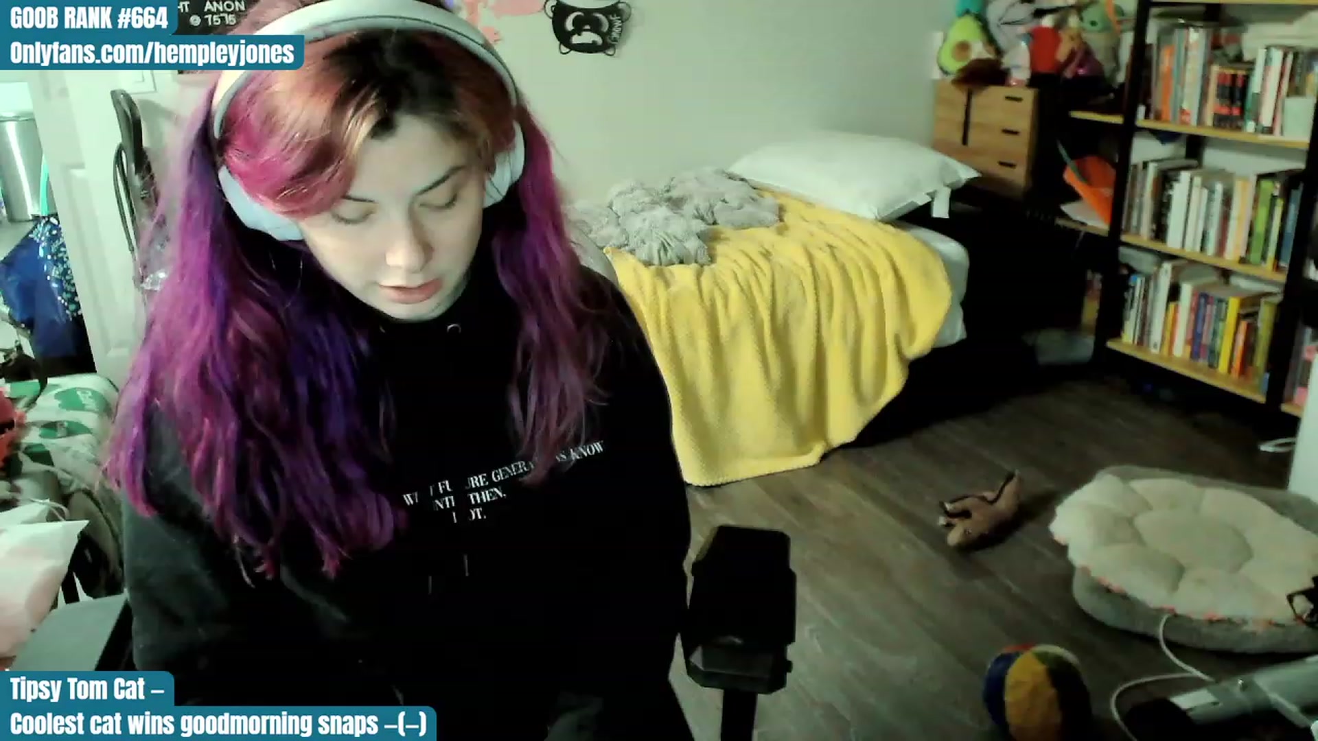 Gallery image thumbnail from Hempleyjones's myfreecams stream on, 10/22/2023, 19:04 image 5 of 20
