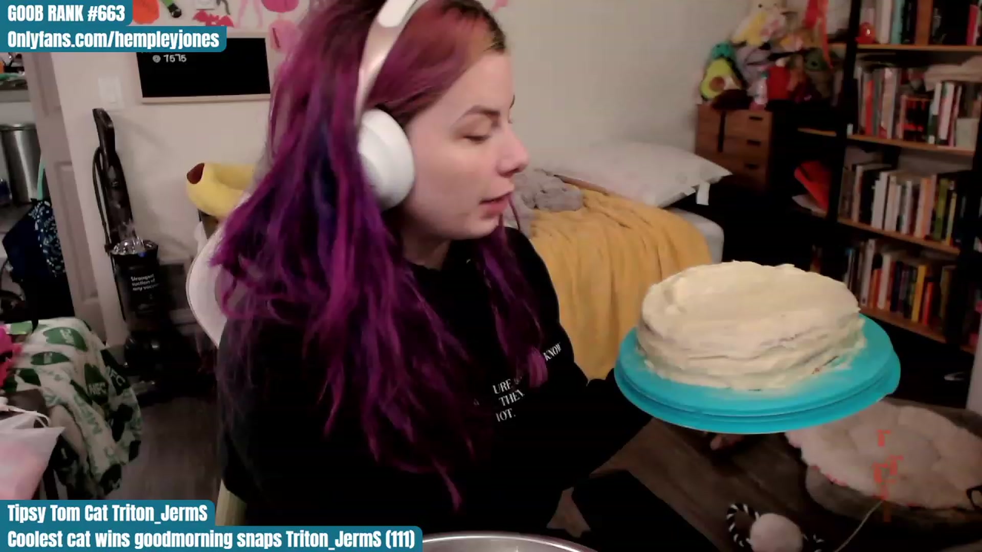 Gallery image thumbnail from Hempleyjones's myfreecams stream on, 10/22/2023, 19:04 image 14 of 20