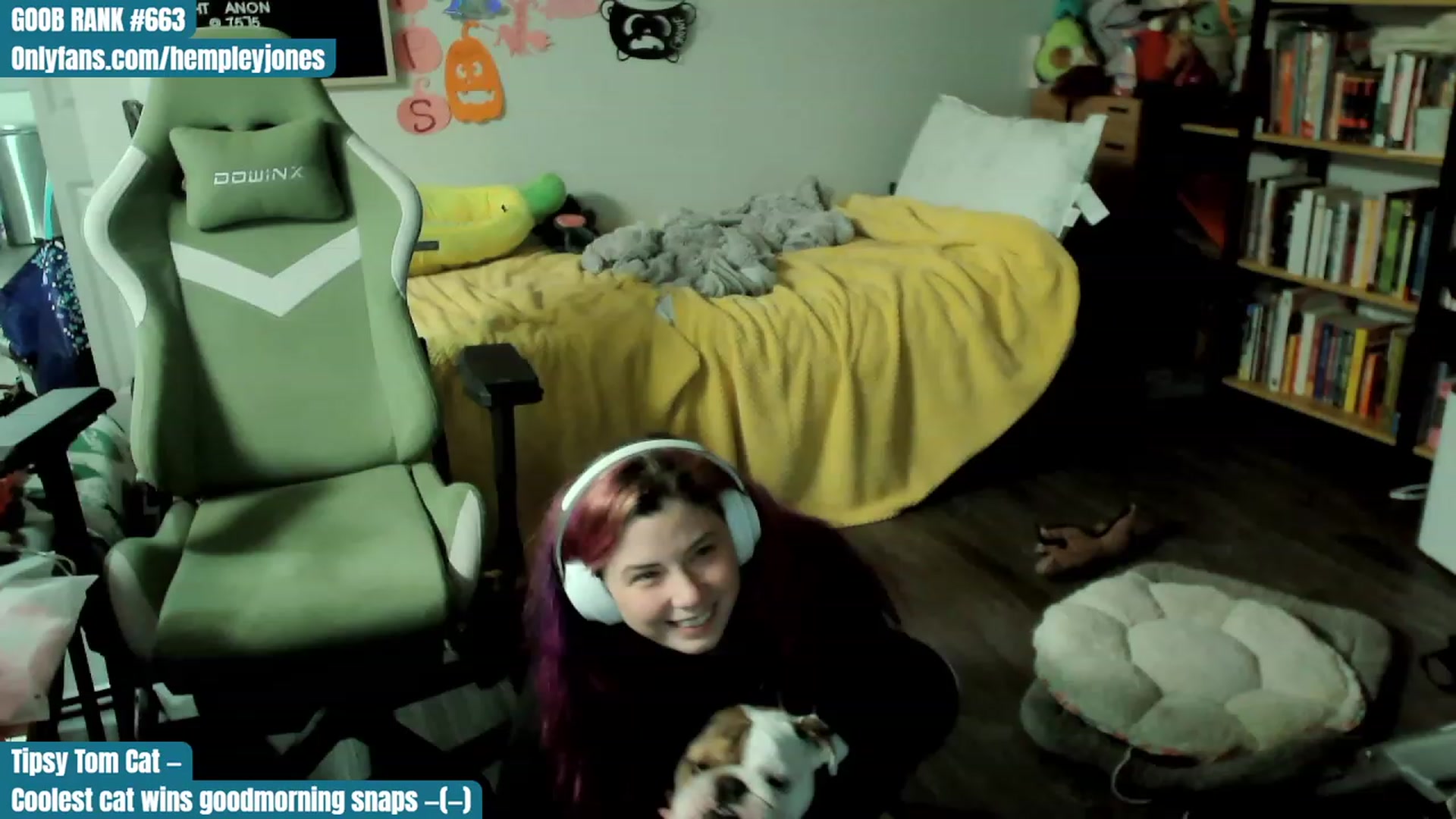 Gallery image thumbnail from Hempleyjones's myfreecams stream on, 10/22/2023, 19:04 image 1 of 20
